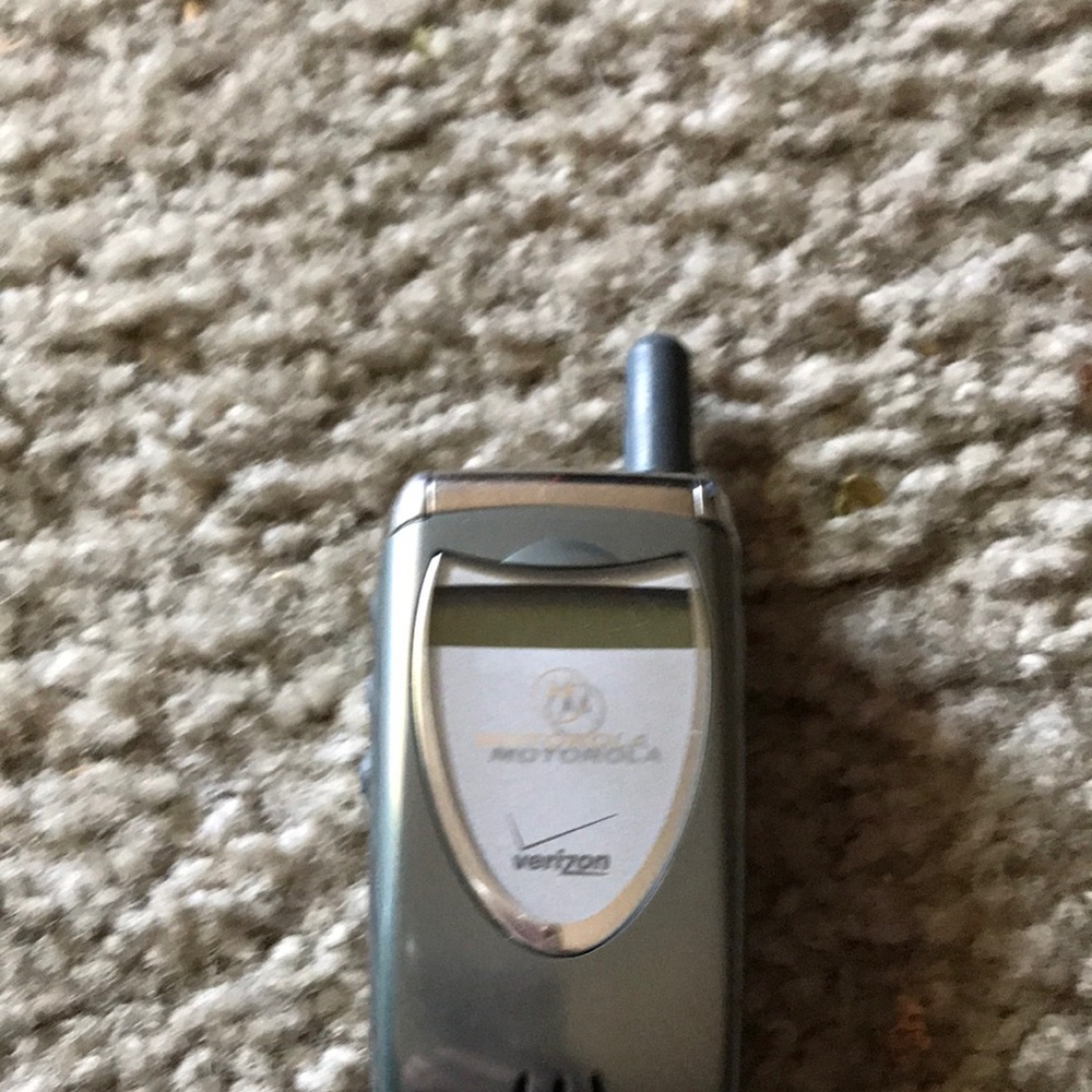 Flip cellphone